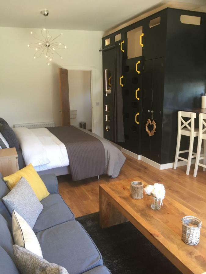 Willow Court Farm Studio South & Petting Farm, 8 Mins From Legoland & Windsor, 15 Mins From Lapland Uk Экстерьер фото